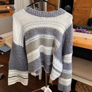Women’s cropped knit sweater size medium
